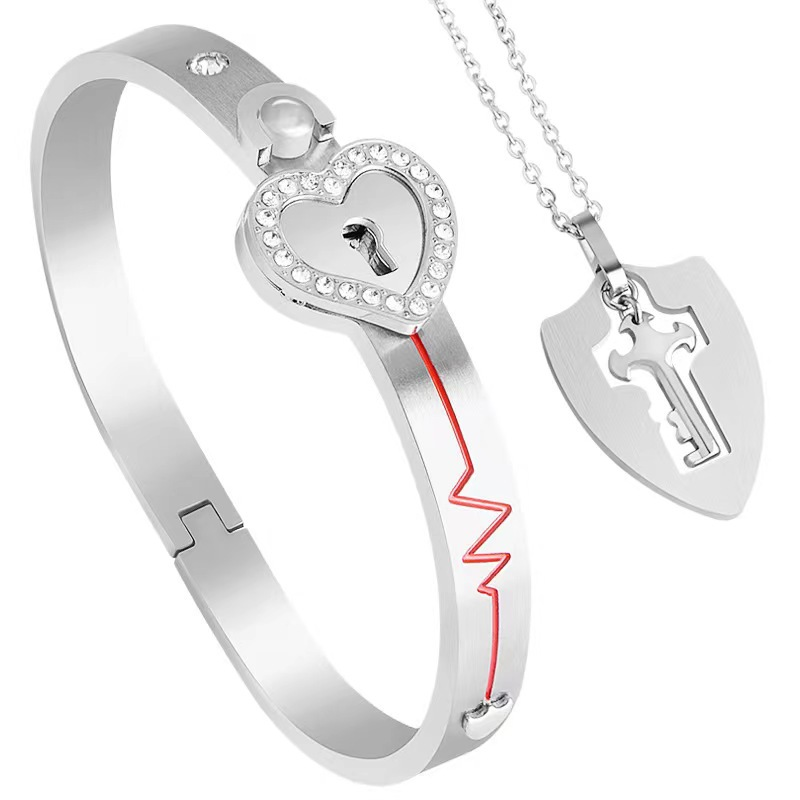 "Key to My Heart" Couple Key Necklace and Love Lock Bracelet - Eternelle.shop